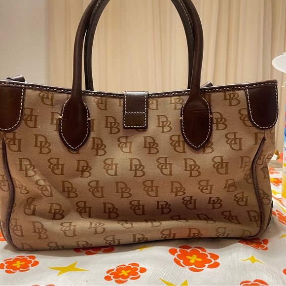 Dooney & Bourke set - Picture 2 of 7